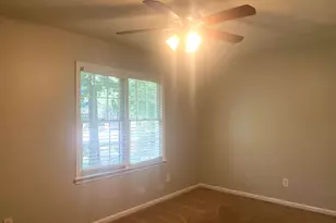 522 Hickory Hills Dr, Stone Mountain, GA 30083 - Photo 15