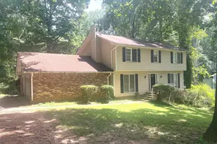 522 Hickory Hills Dr, Stone Mountain, GA 30083 - Photo 3