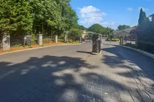 806 Brighton Point, Atlanta, GA 30328 - Photo 19