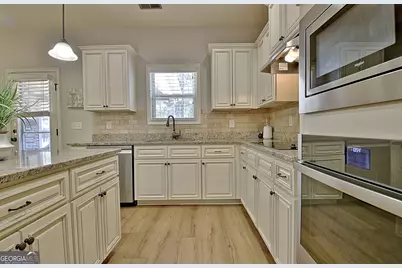 201 Fox Hall Crossing E, Senoia, GA 30276 - Photo 11