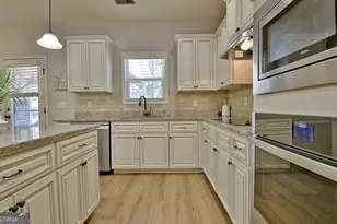 201 Fox Hall Crossing E, Senoia, GA 30276 - Photo 11