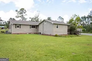 371 Burketts Ferry Rd, Hazlehurst, GA 31539 - Photo 13