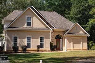 165 Bartlett Dr, Sharpsburg, GA 30277 - Photo 1