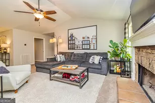 894 Happy Valley Cir, Newnan, GA 30263 - Photo 9