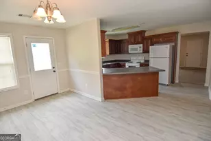 202 Northside Dr, Barnesville, GA 30204 - Photo 9