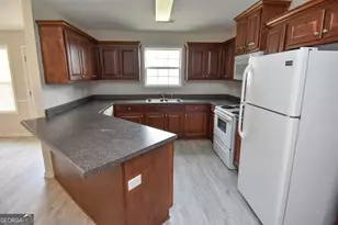 202 Northside Dr, Barnesville, GA 30204 - Photo 11