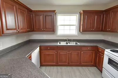 202 Northside Drive, Barnesville, GA 30204 - Photo 13