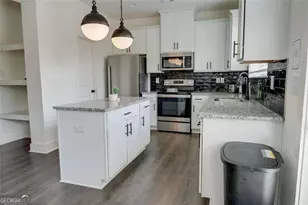 7621 Avalon Blvd, Fairburn, GA 30213 - Photo 7