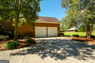 611 NE Pearl St, Collins, GA 30421 - Photo 11