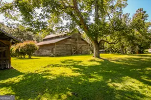 611 NE Pearl St, Collins, GA 30421 - Photo 87