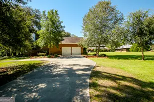 611 NE Pearl St, Collins, GA 30421 - Photo 9