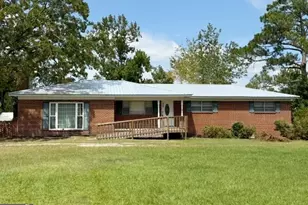 875 Prosperity Dr, Swainsboro, GA 30401 - Photo 1