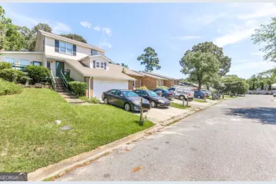 101 Leisure Lake Court, Warner Robins, GA 31088 - Photo 1