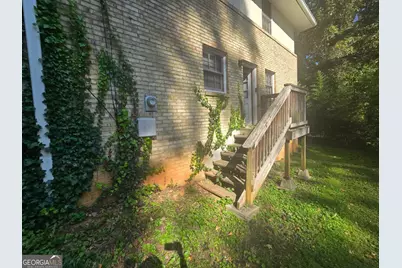 250 Kenilworth Circle, Stone Mountain, GA 30083 - Photo 3