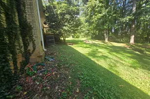 250 Kenilworth Cir, Stone Mountain, GA 30083 - Photo 5