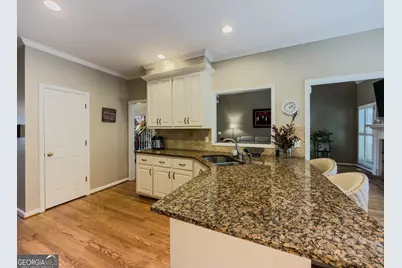 1739 Praters Point, Dacula, GA 30019 - Photo 9