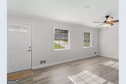 6637 Bedford Road, Rex, GA 30273 - Photo 11