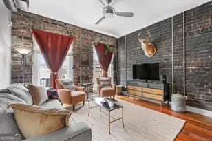 310 W Broughton St, Savannah, GA 31401 - Photo 9