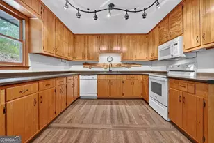 260 Flt Crk Xing, Blue Ridge, GA 30513 - Photo 3