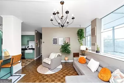 3060 Pharr Court North NW #423, Atlanta, GA 30305 - Photo 3