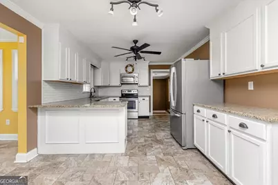 305 Tarrasa Drive, Warner Robins, GA 31088 - Photo 13