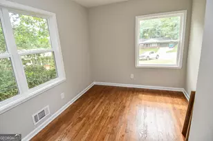 821 Bel Air Cir, Griffin, GA 30224 - Photo 19