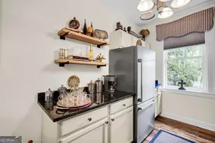 17 E 37th St, Savannah, GA 31401 - Photo 29