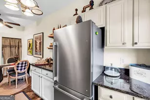 17 E 37th St, Savannah, GA 31401 - Photo 33