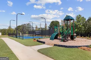 7215 Sherwood Square Dr, Flowery Branch, GA 30542 - Photo 9