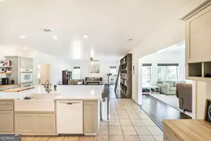 1979 Dent Dr, Musella, GA 31066 - Photo 9