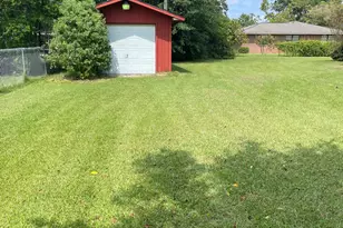 1203 E Barnard St, Glennville, GA 30427 - Photo 31