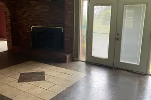 1203 E Barnard St, Glennville, GA 30427 - Photo 9