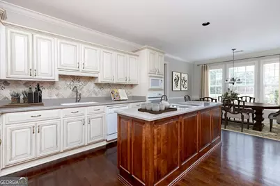 32 Willow Lake Drive, Warner Robins, GA 31093 - Photo 9