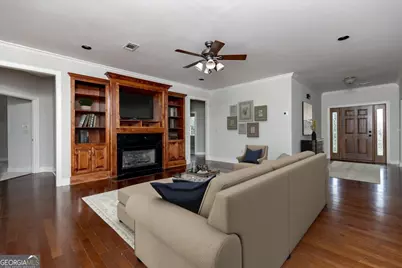 32 Willow Lake Drive, Warner Robins, GA 31093 - Photo 5