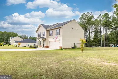 125 S Meadows Ridge Drive, Grantville, GA 30220 - Photo 1