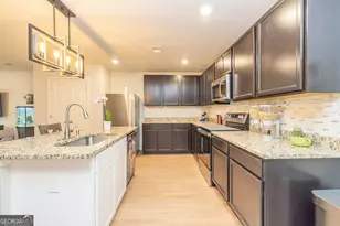 125 S Meadows Ridge Dr, Grantville, GA 30220 - Photo 11