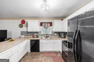 1022 Serene Lake Dr, Griffin, GA 30223 - Photo 11