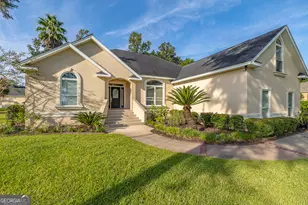 371 Oak Grove Island Dr, Brunswick, GA 31523 - Photo 1