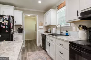 2702 Ware St, Blackshear, GA 31516 - Photo 13