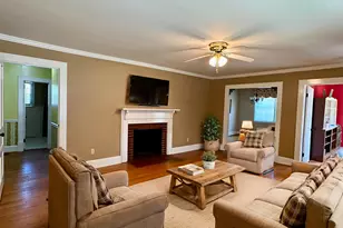 324 N Rhodes St, Union Point, GA 30669 - Photo 11