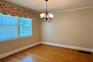 324 N Rhodes St, Union Point, GA 30669 - Photo 25