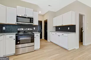 8 Leon St SW, Rome, GA 30165 - Photo 3