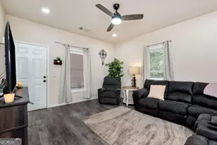 249 S Hill St, Toccoa, GA 30577 - Photo 7