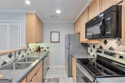 8 Arpege Way NW, Atlanta, GA 30327 - Photo 5