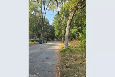 895 Center Hill Avenue NW, Atlanta, GA 30318 - Photo 3