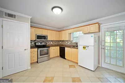 3665 Chestnut Drive #D3, Atlanta, GA 30340 - Photo 5