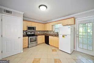 3665 Chestnut Dr, Atlanta, GA 30340 - Photo 5