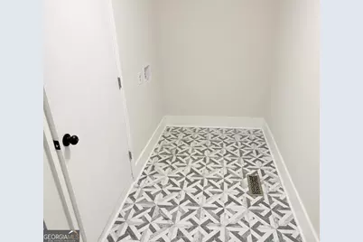 737 E 37th Street, Savannah, GA 31401 - Photo 21