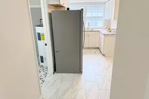 737 E 37th St, Savannah, GA 31401 - Photo 17