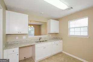 1269 Creekview Cir, Riverdale, GA 30296 - Photo 5